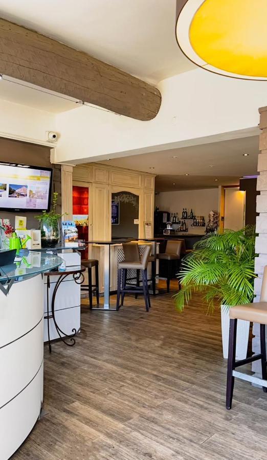 Logis Hotel & Restaurant L'Etape Bouc Bel Air - Gardanne Экстерьер фото