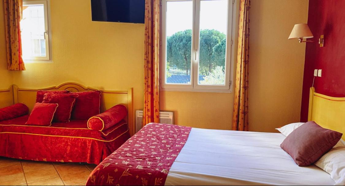 Logis Hotel & Restaurant L'Etape Bouc Bel Air - Gardanne Экстерьер фото