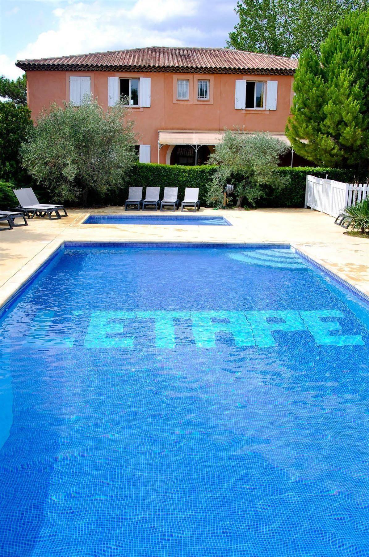 Logis Hotel & Restaurant L'Etape Bouc Bel Air - Gardanne Экстерьер фото