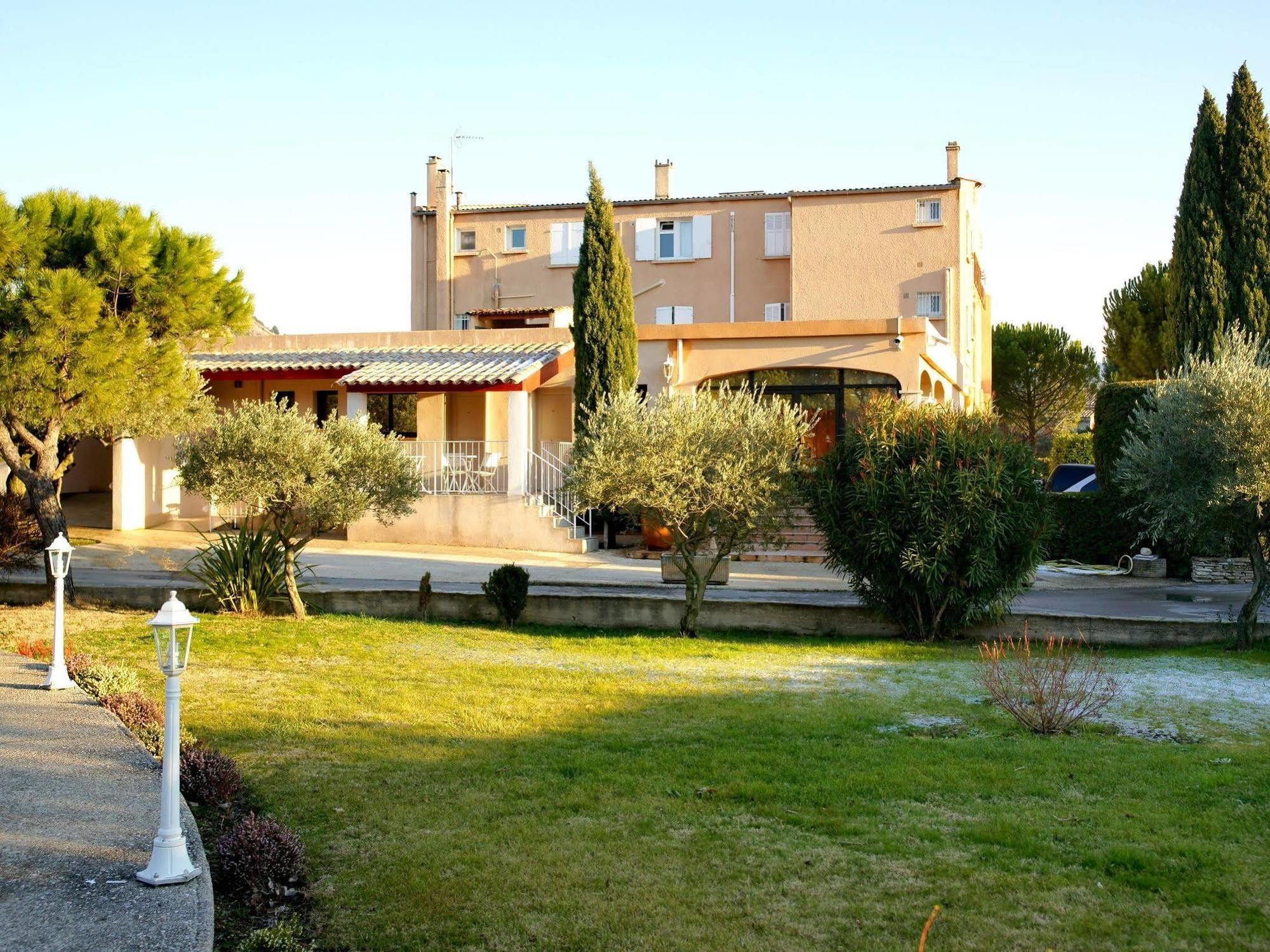 Logis Hotel & Restaurant L'Etape Bouc Bel Air - Gardanne Экстерьер фото