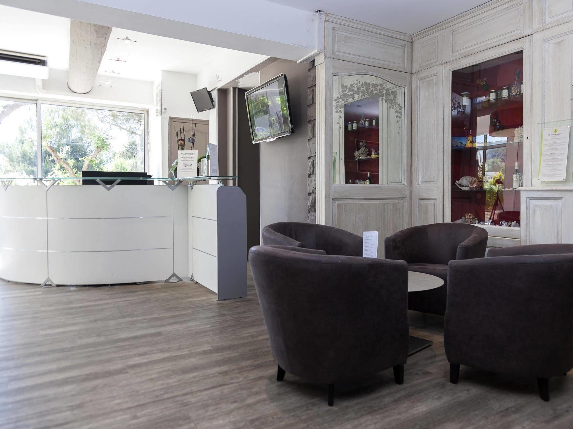 Logis Hotel & Restaurant L'Etape Bouc Bel Air - Gardanne Экстерьер фото