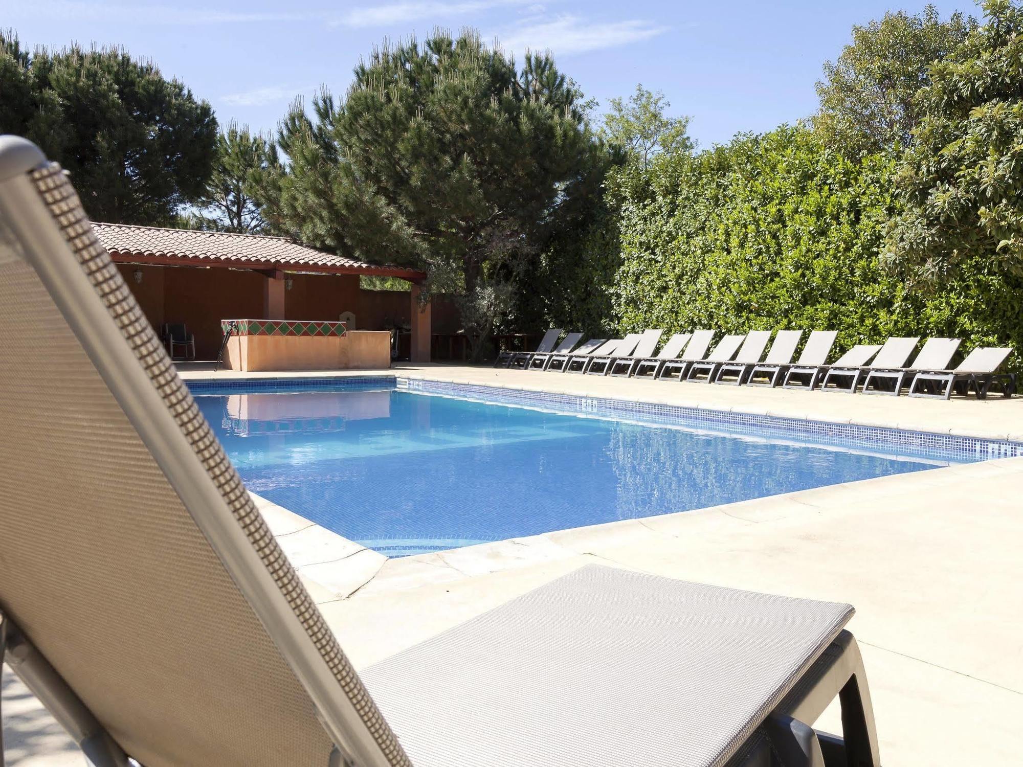 Logis Hotel & Restaurant L'Etape Bouc Bel Air - Gardanne Экстерьер фото